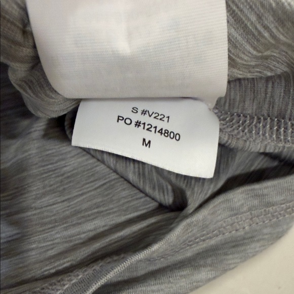 Vuori Ease Performance Half Zip Size Medium - Picture 5 of 7